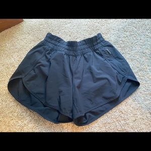 lululemon tracker short 4’’
